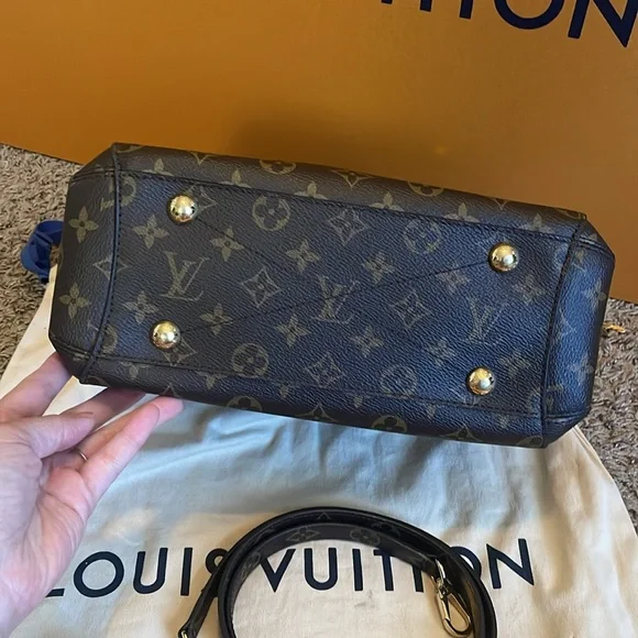Louis Vuitton Montaigne Monogram BB - Picture 10 of 17